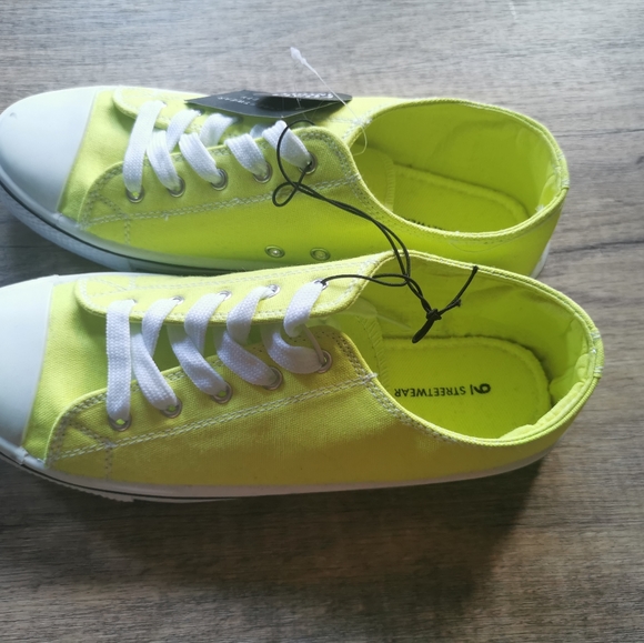 Neon street wear shoes size 9 - Picture 3 of 5